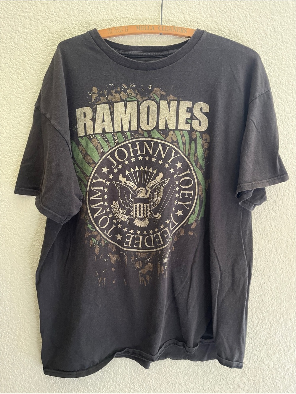 Ramones Band Tee Unisex Size Large